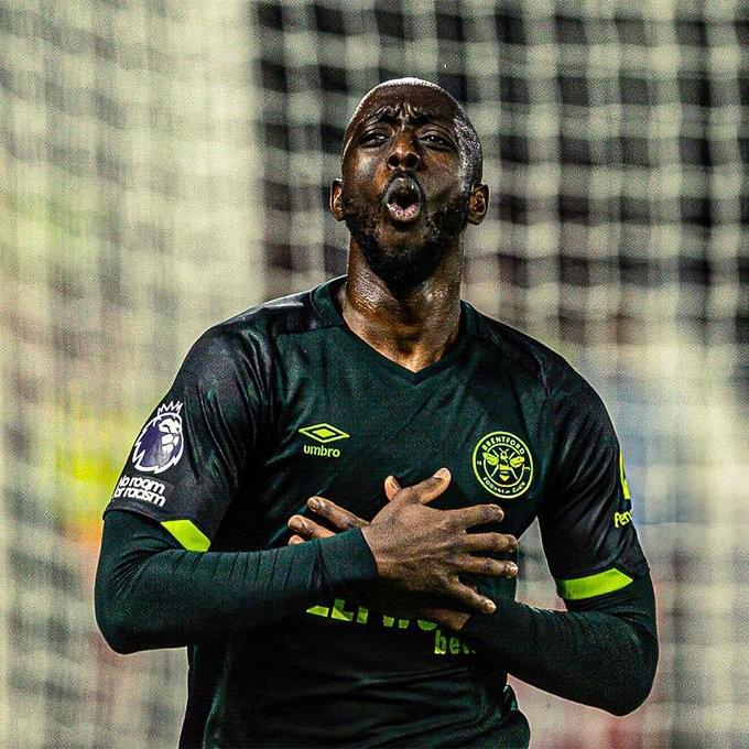 罗马诺：纽卡4000万镑报价维萨，球员希望布伦特福德开绿灯